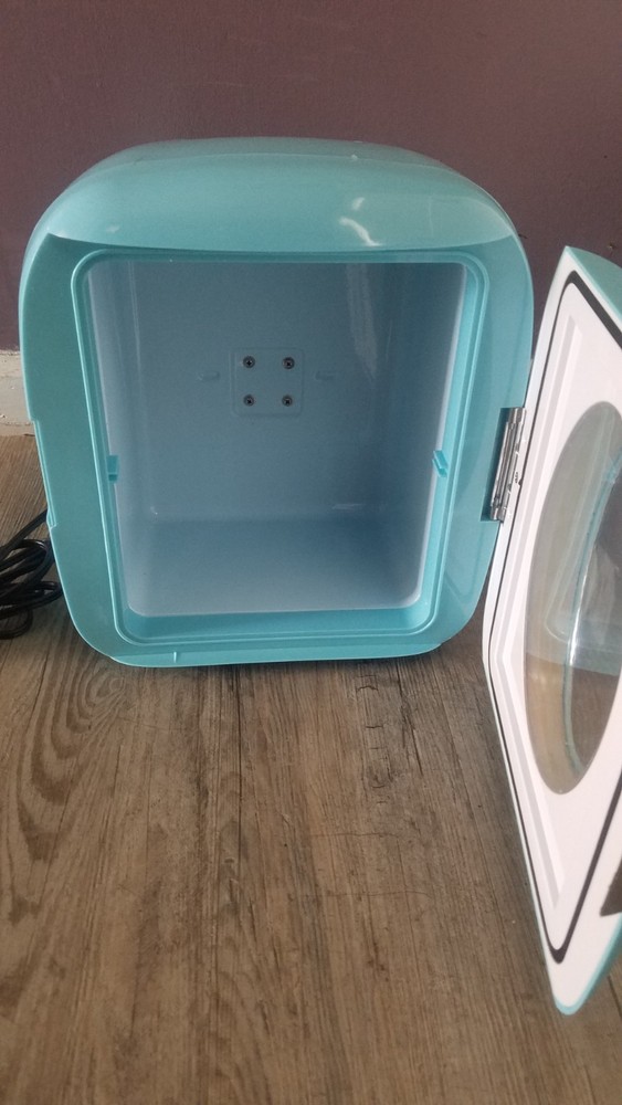 Frigidaire Portable Desktop Retro Refrigerator Model EFMIS462 Blue