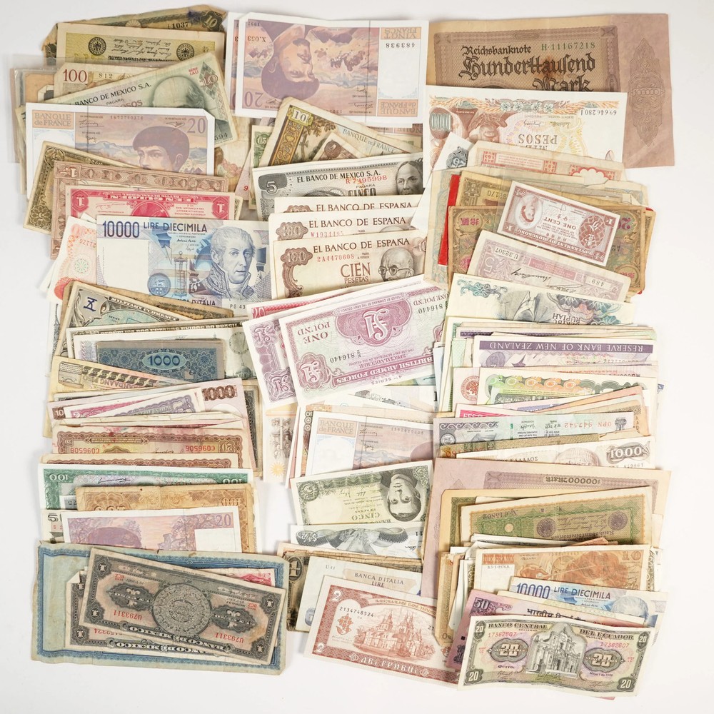 194x Assorted World/Foreign Bank Notes 30562