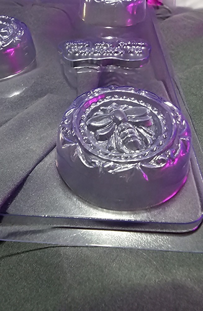 Round, clear plastic Soap Mold with Bee
