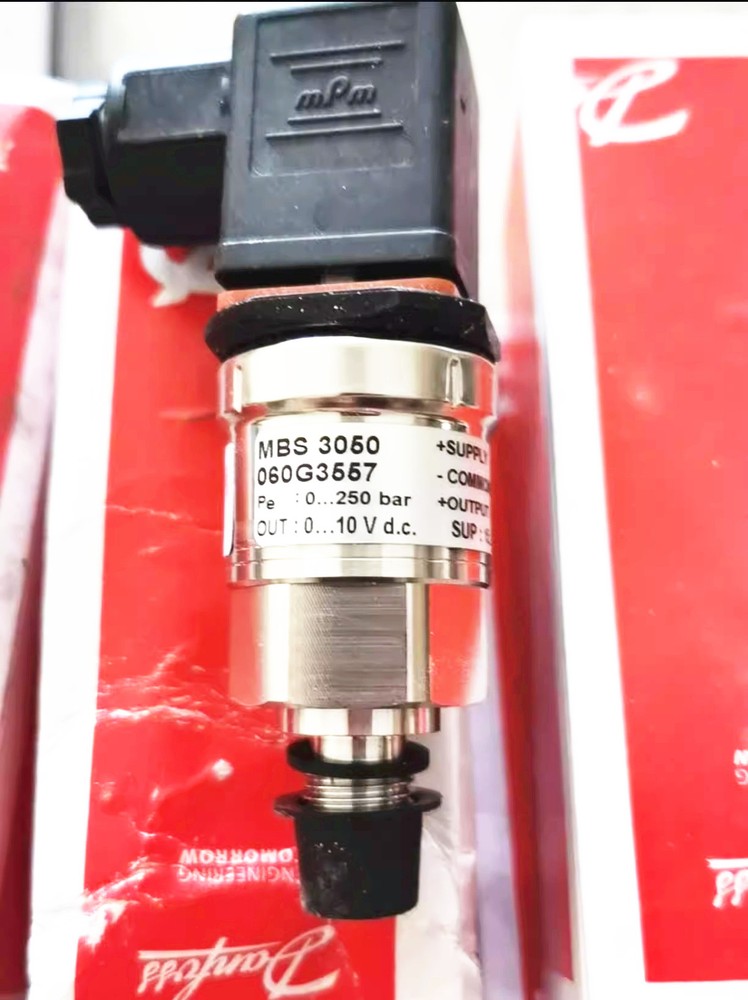 1pcs Danfoss Pressure Transmitter Sensor MBS3050 060G3557 0-250bar