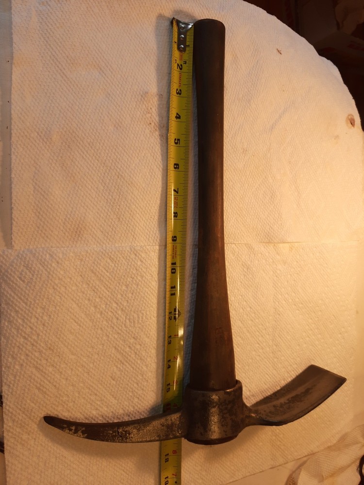 DIAMOND CALK US WW2 pickaxe and ORIGINAL handle 1945 DISPLAY READY!