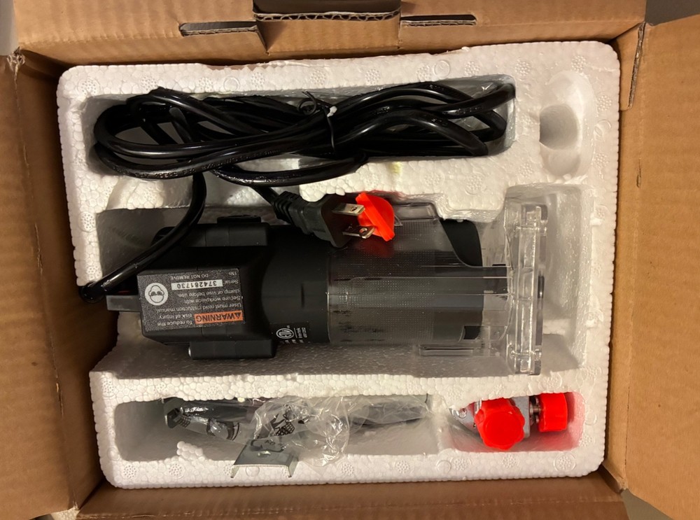 DRILLMASTER: 120 Volt 1/4" Inch Trim Router
