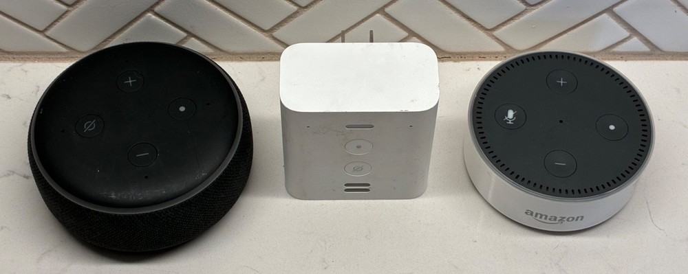 Amazon Echo Bluetooth Speakers Lot (3) Flex Plug-In, Dot 2nd & 3rd Gen Tested