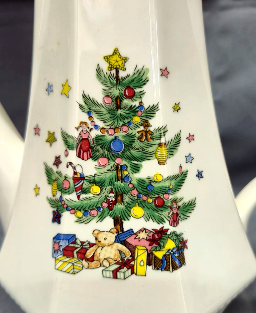 Christmastime Nikko Coffee Pot Christmas Tree Design Ceramic