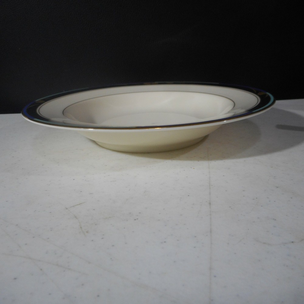 Mikasa Chatelaine LAN17 Fine Ivory Rim Soup Bowl