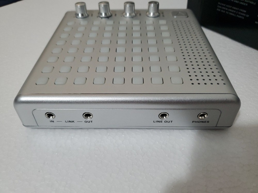 Thinkgeek Bliptronic 5000 Matrix Synthesizer Techno Beat Rhythm Audio Machine