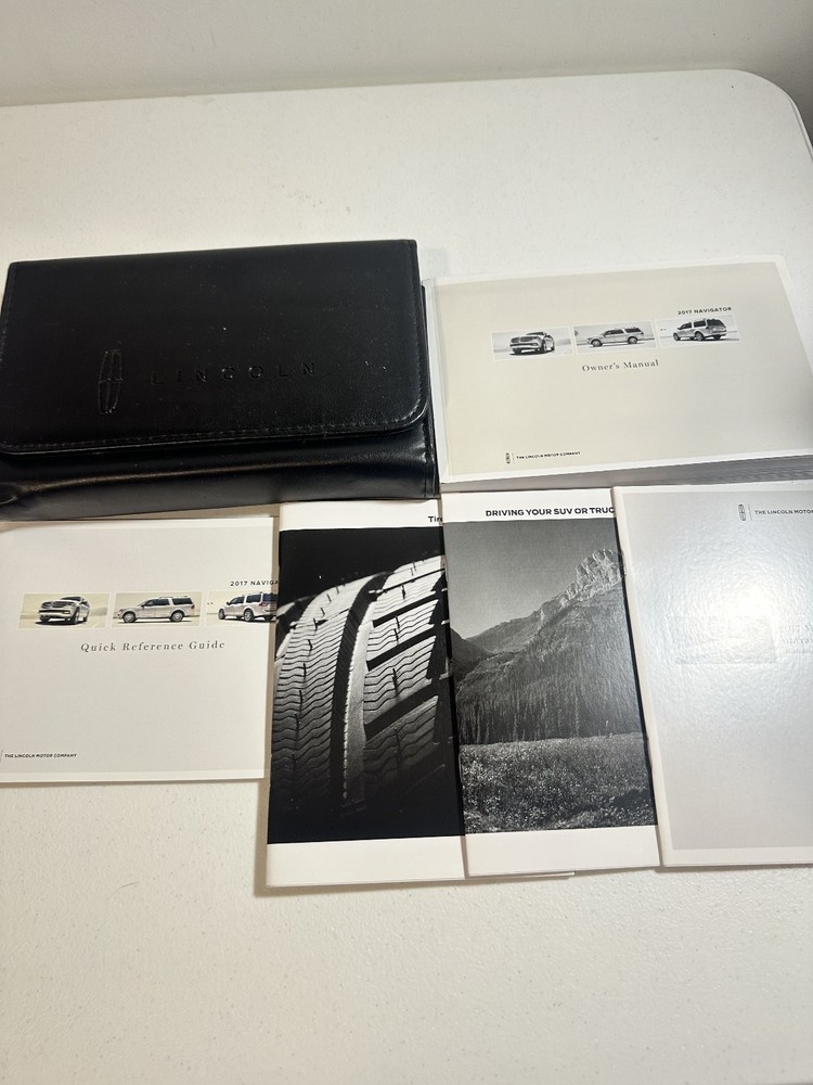 Lincoln Navigator 2017 Owner's Manual
