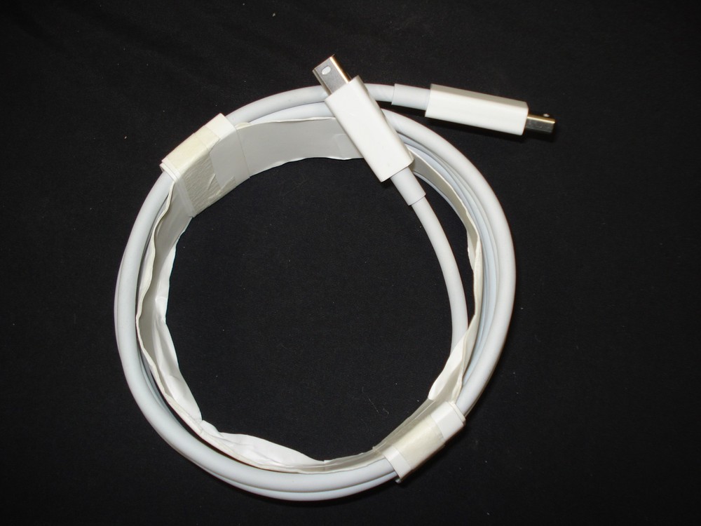 OEM Genuine Apple 6' (2m) Thunderbolt 2 Cable A1410 MD861LL/A (open box)