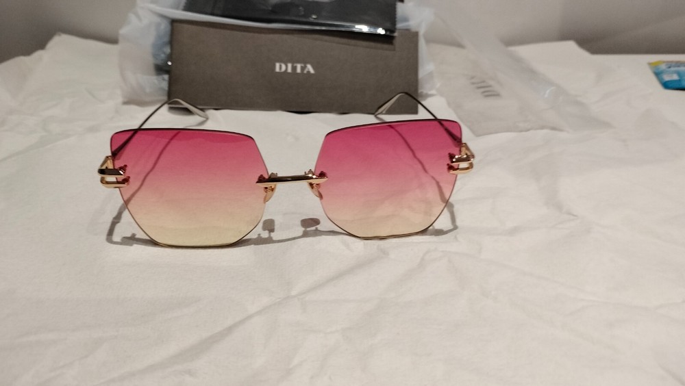 Embra Women's Finger Sunglasses