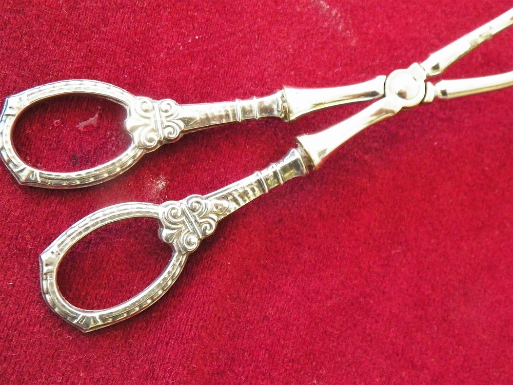 VNTG 830 SILVER HANDLE W SILVERPLATED ENDS TONGS