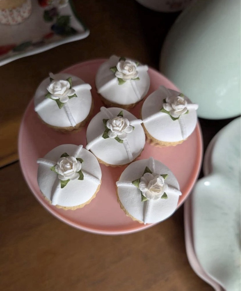 6 MINI-Cupcakes-Tiered Tray Decor