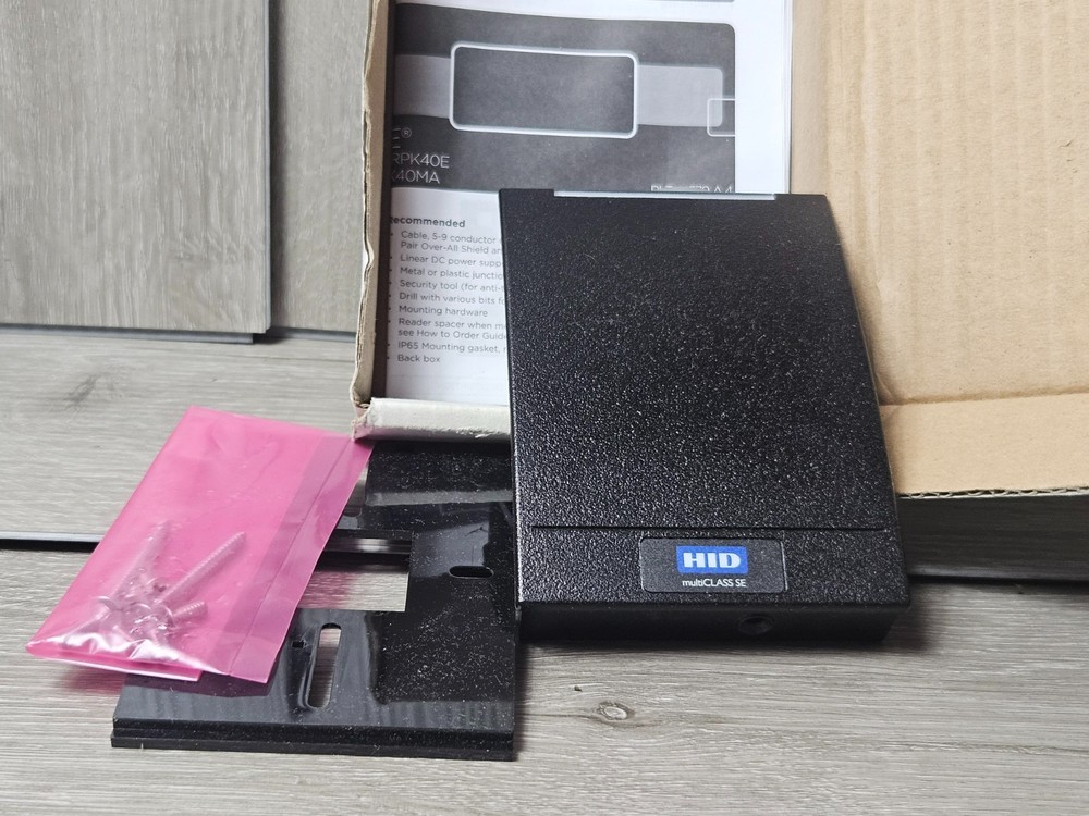 multiCLASS SE RP40 Wall Switch Reader - HID 920LTNNEK0000D
