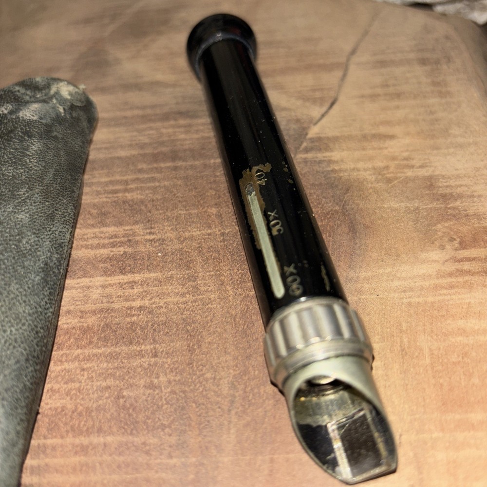 VINTAGE POCKET MICROSCOPE / WITH LEATHER CASE