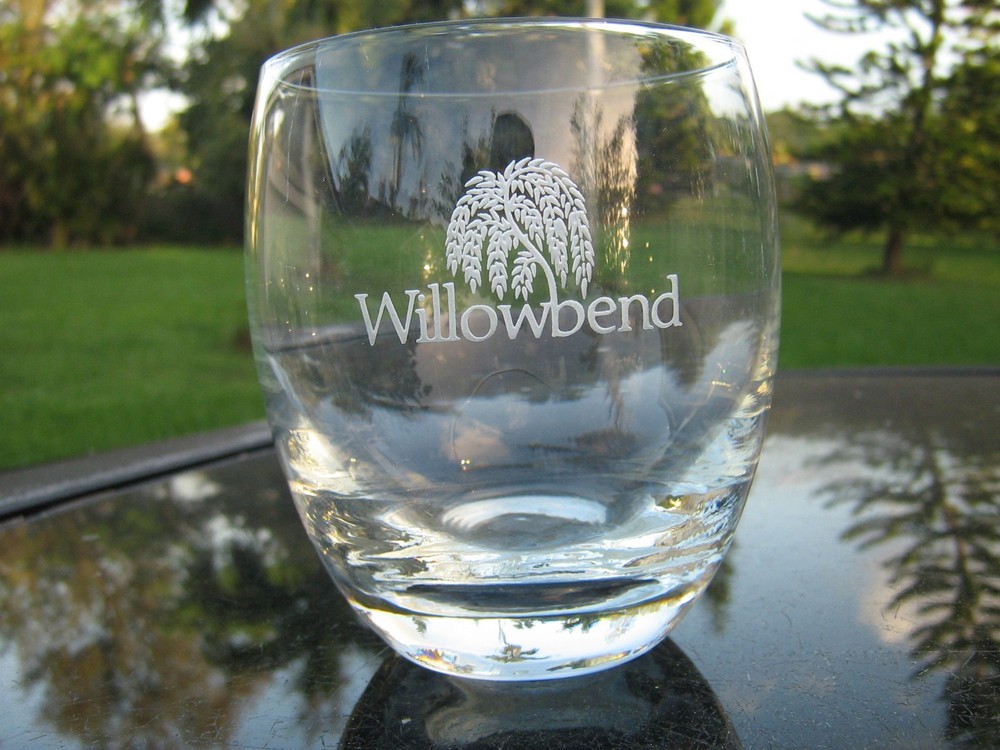 WILLOWBEND 4" TALL BEVERAGE GLASS WHITE WILLOW BRANCH LOGO GOLF COURSE