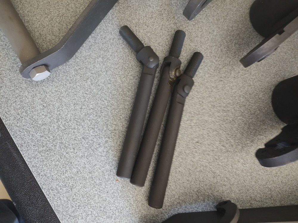 A Frame Universal Pintel Adapter black refurbished Missing Teeth