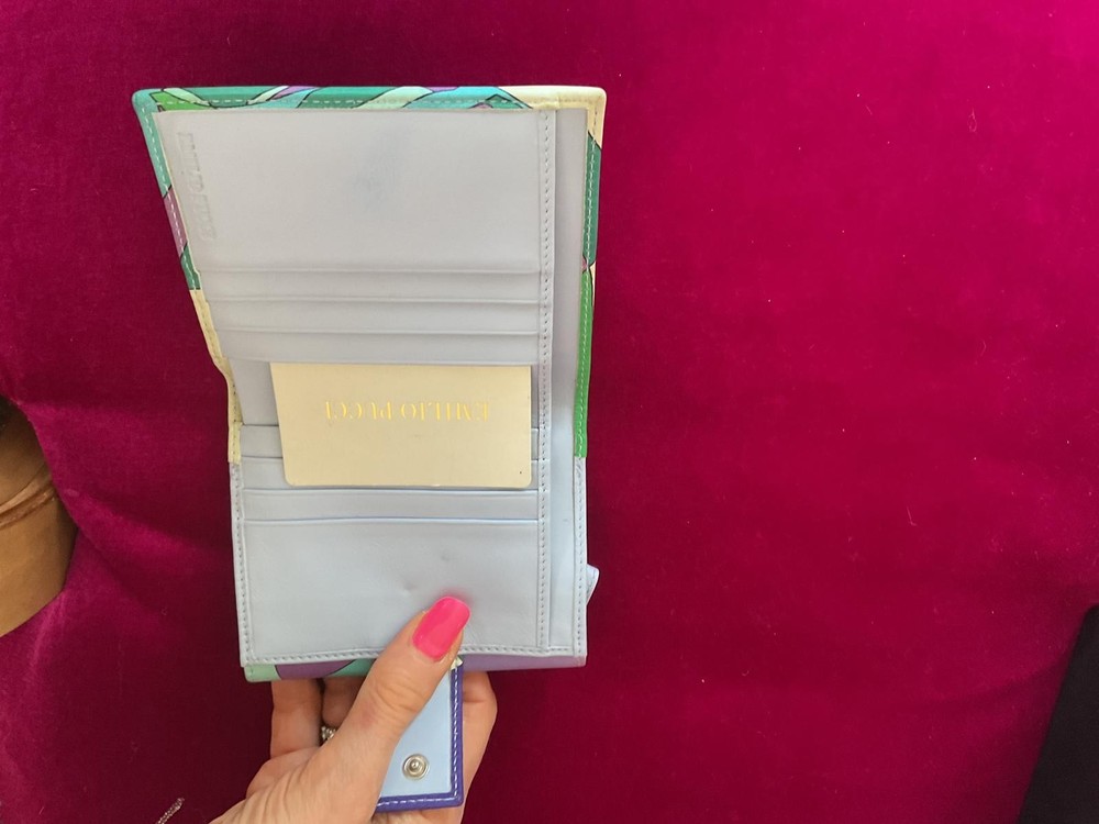 Gorgeous Emilio Pucci Geometric Bifold Wallet