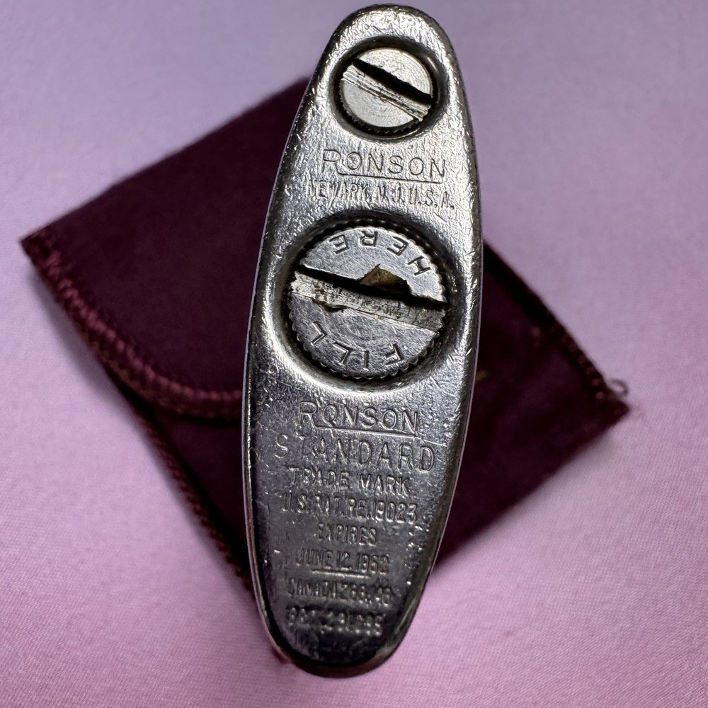 VINTAGE RONSON Standard SILVER Tone LIGHTER With Box And Soft Protector