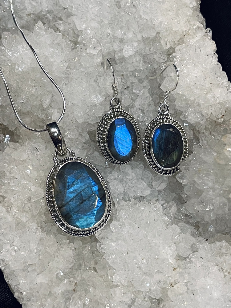 Lustrous Labradorite Set