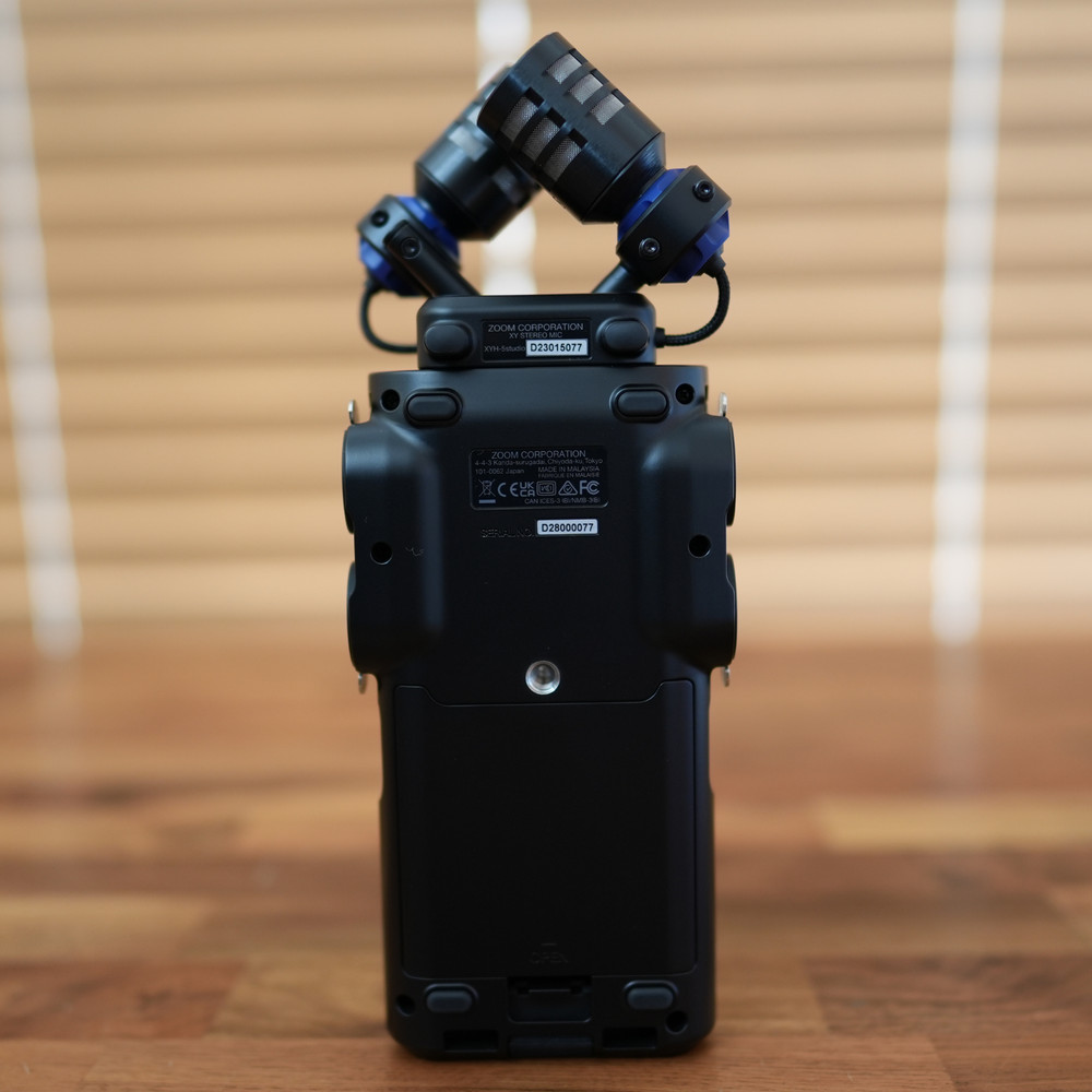 ZOOM H6studio Handheld Recorder Black High-Resolution 6-Channel Inputs