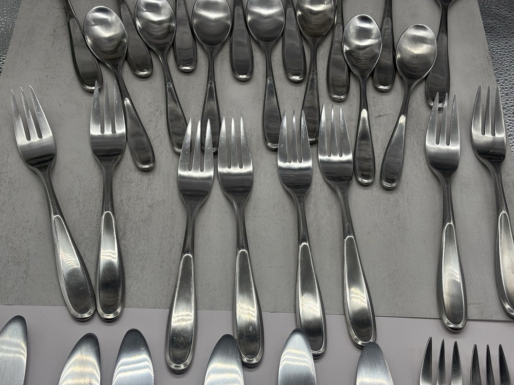 Retroneu Everyday Contour Flatware Set (39 Pc) Incomplete READ