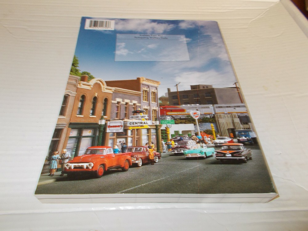 WALTHERS 2015 HO MODEL RAILROAD REFERENCE BOOK,BRAND NEW.