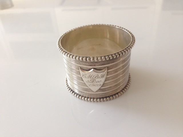 ANTIQUE DUTCH SOLID SILVER NAPKIN RING WITH PATTERN OF PEARLS ON RIM