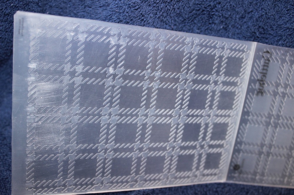 Cuttlebug Provo Craft Embossing Folder - Plaid