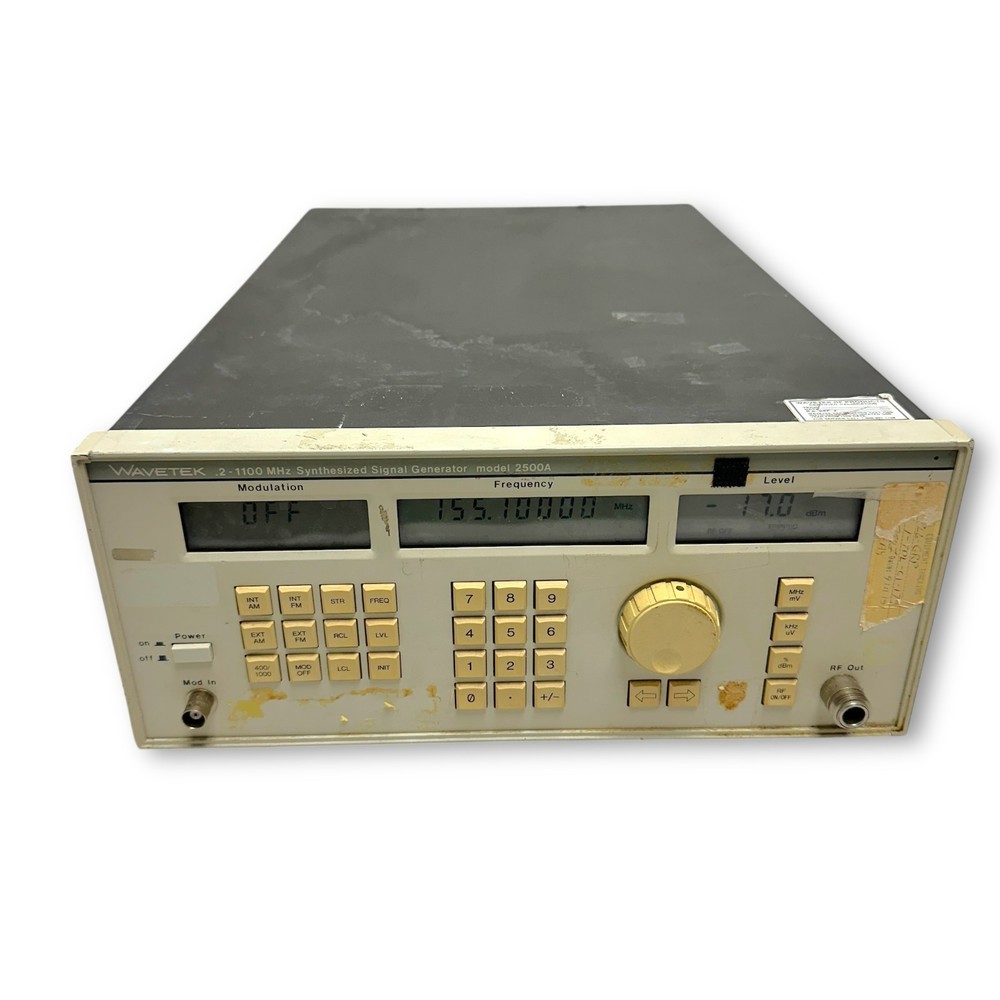 Wavetek 2500A Synthesized Signal Generator .2 - 1100 MHz - Powers On / Tested