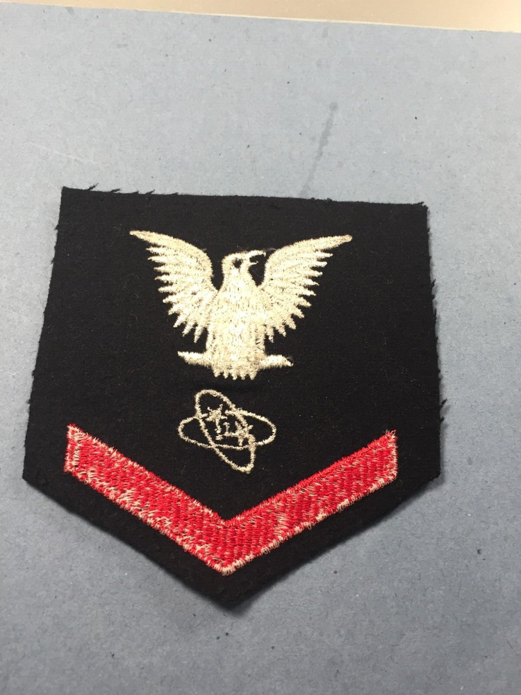 US Navy - Electronics Tech. 3rd class patch (Male size) on felt