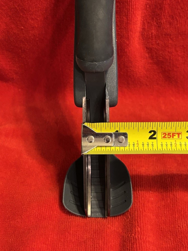 Pampered Chef Salad Chopper - Pre owned