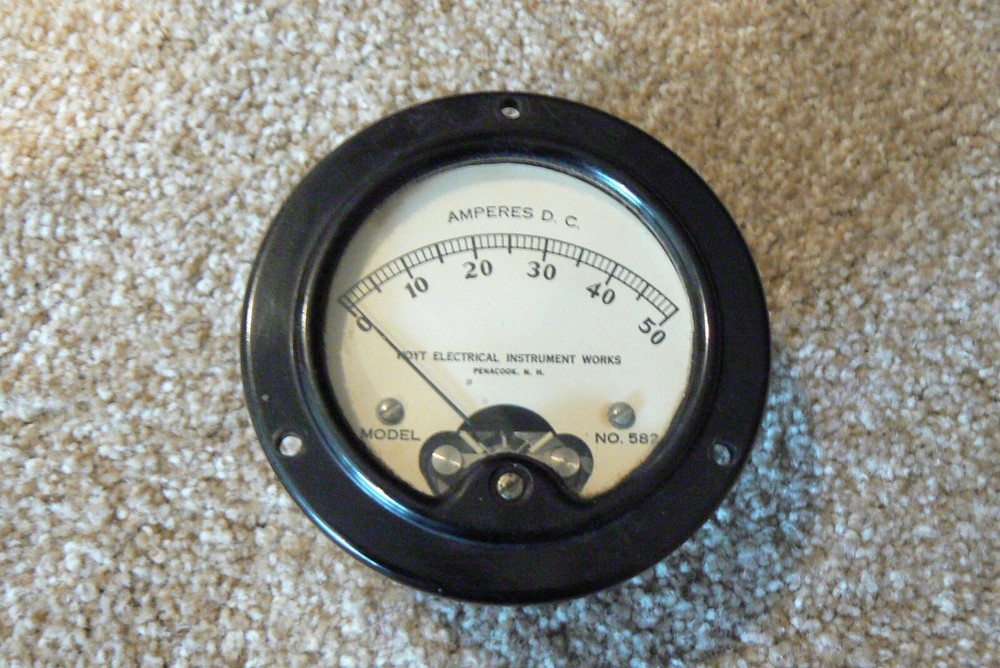 Hoyt Electrical Instruments Works 0-50 Amps D.C. Model 582