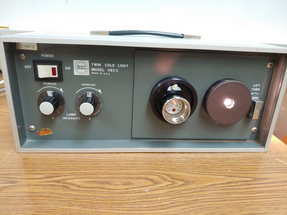 Karl Storz Twin Cold Light Source/Illuminator Model 483C #28