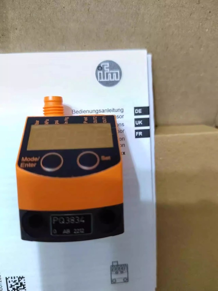 1pcs IFM Pressure Sensor PQ3834