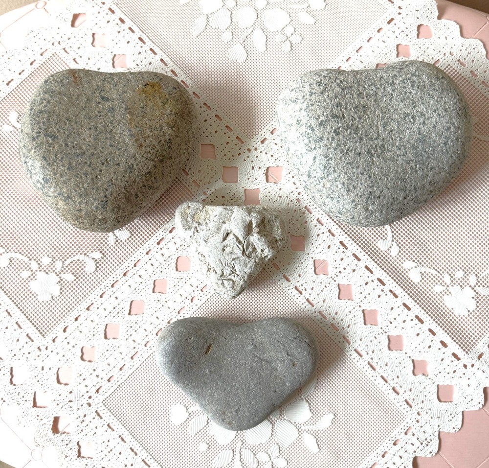 4 Natural Heart Shaped Granite Stone