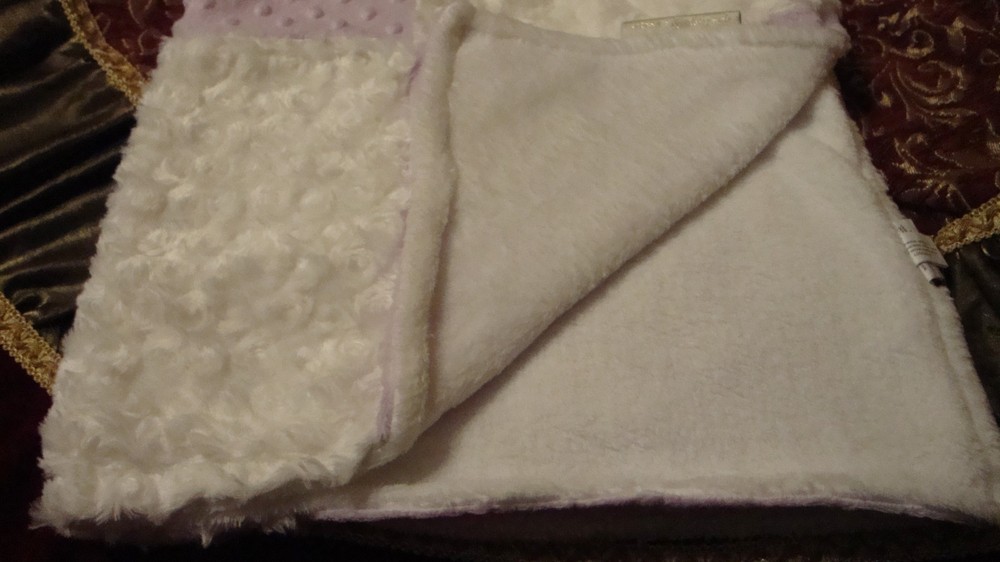 BLANKETS & BEYOND- White Purple Blanket Patchwork 32x32" Fluffy Soft Warm 287
