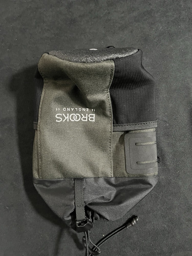 Brooks England Scape Feed Pouch Mud Green