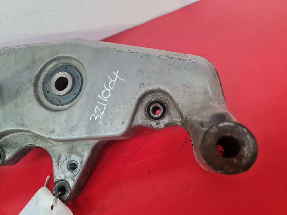 2012 YAMAHA YP 125 EXHAUST BRACKET