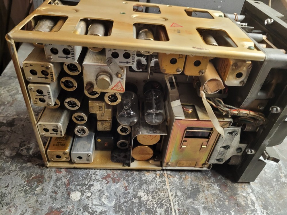 Korean war radio receiver 110RT/GRC