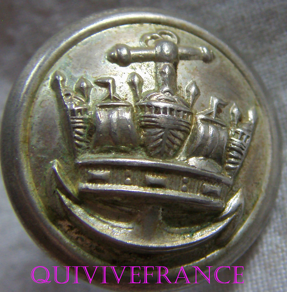 B906 - MERCHANT NAVY BUTTON - GREAT BRITAIN