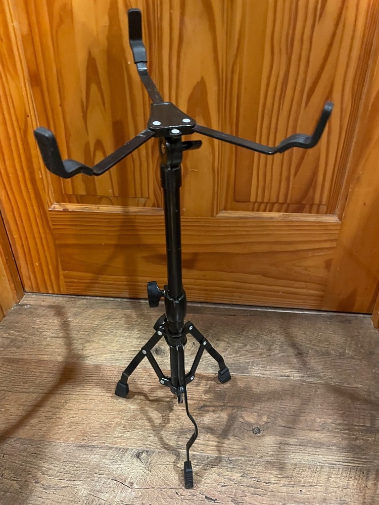 Light Weight Snare  Stand Basic Stand folds down easy