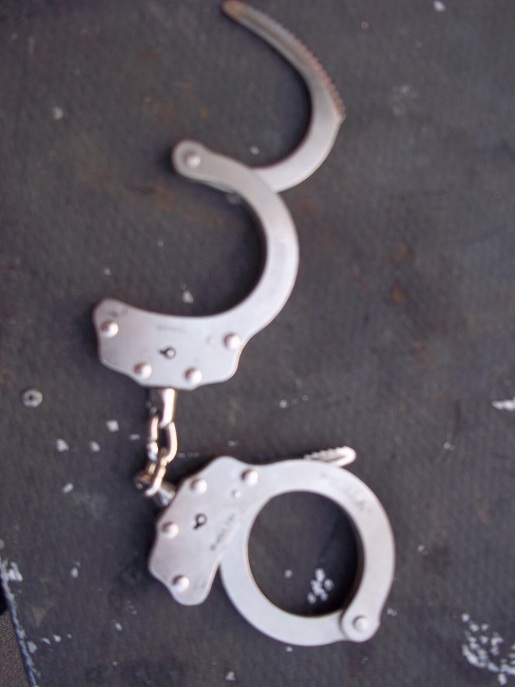Peerless Model 700 Standard Nickel Handcuff (No Key)