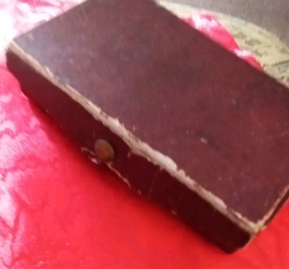 Elcaya Trade Mark Reddish Box Only