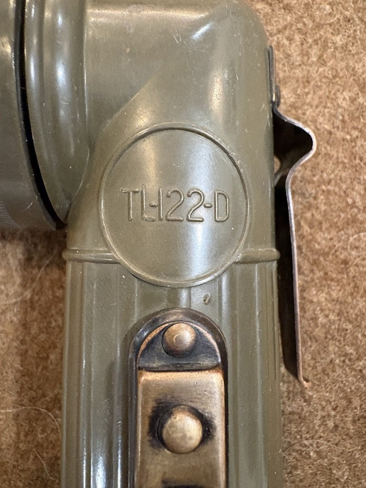 Original WW2 USGI TL-122D Flashlight