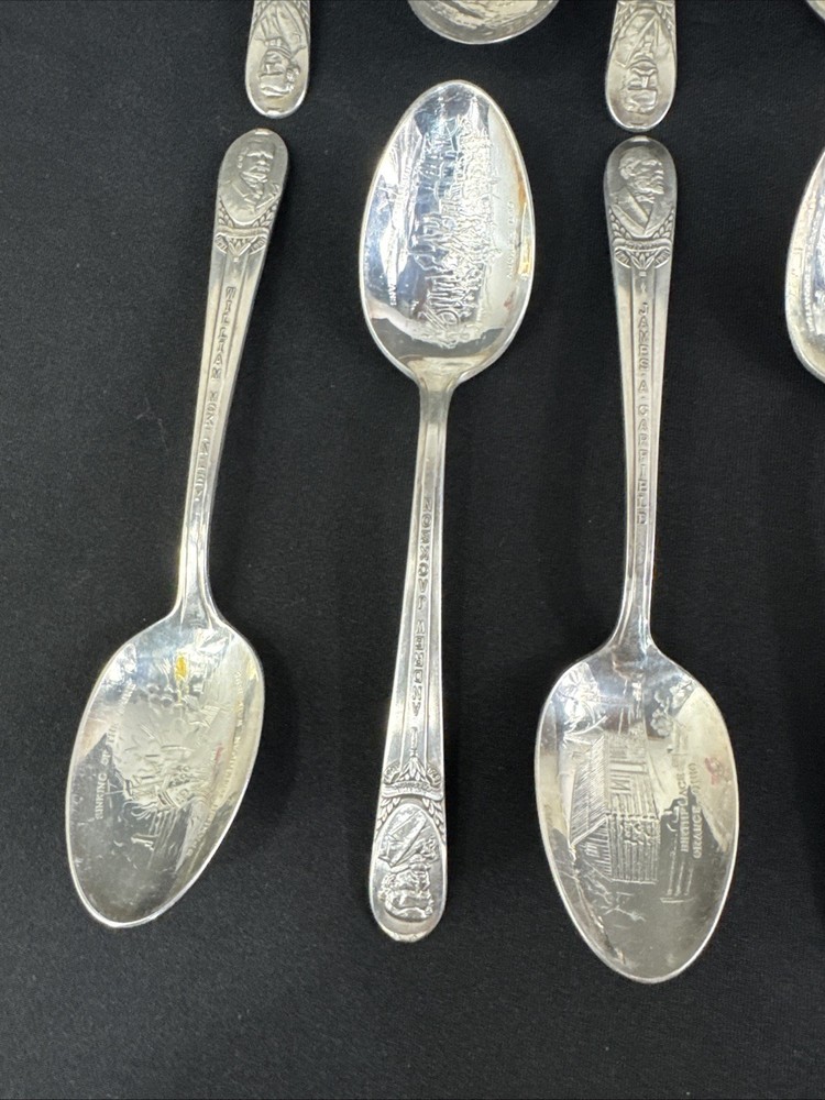 WM Rogers 30 Piece Silverplate Presidential Spoon Set