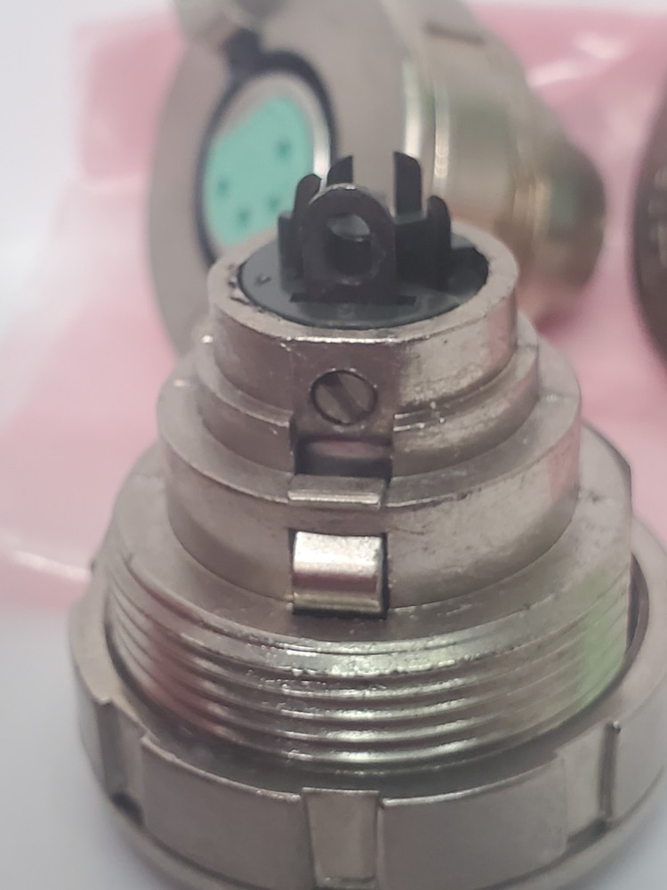 SWITCHCRAFT 3 PIN PANEL ELECTRICAL OUTLET Connectors