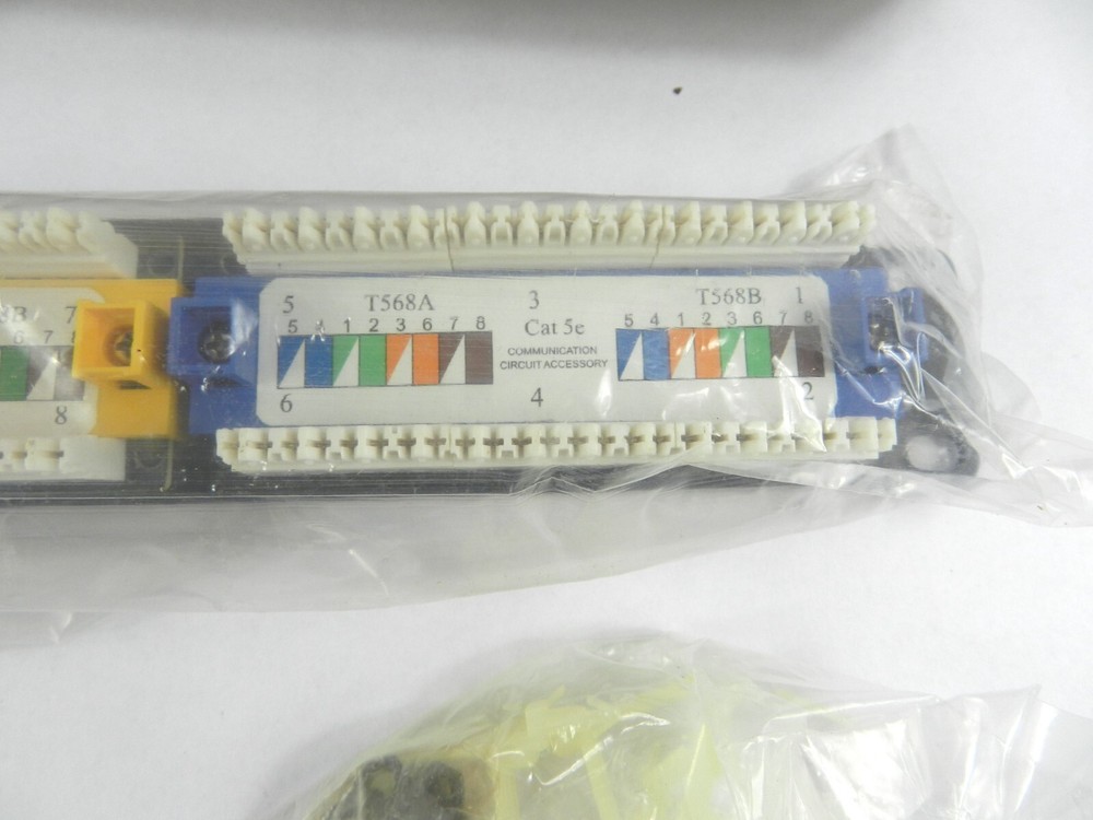 Cat 5E T568A T568B 24-Port Communication Rackmount Circuit Accessory E232