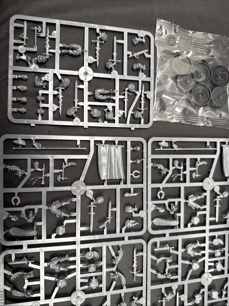 Games Workshop Mailorder: Freeguild Greatswords New In Box