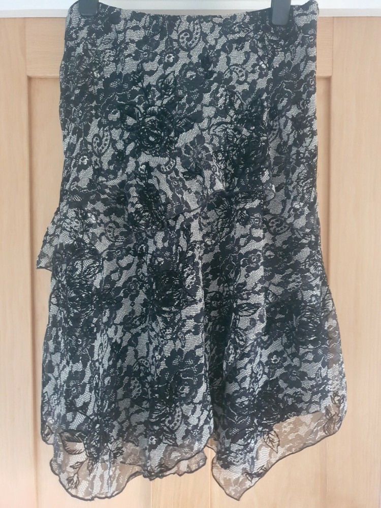 Vintage Wallis Black Skirt Devore Layered   flower print. size 12