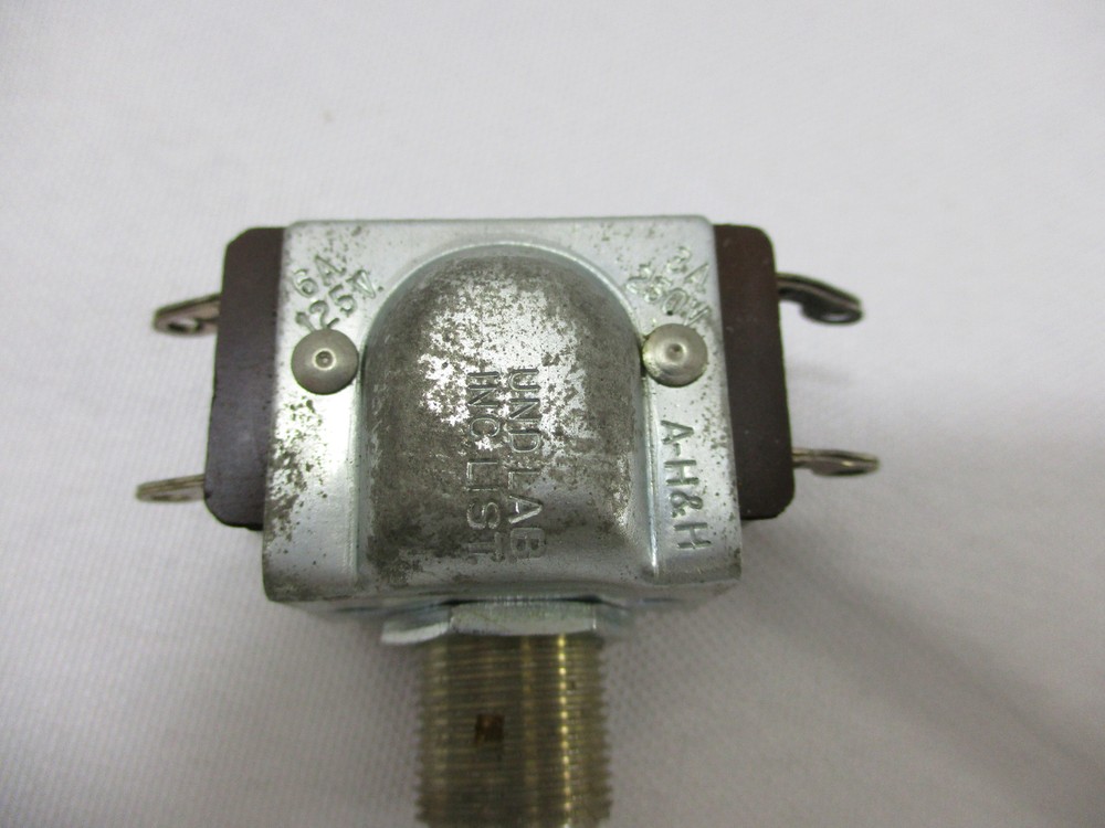 CROUSE-HINDS B672 KEY SWITCH ON-OFF 3A 250V