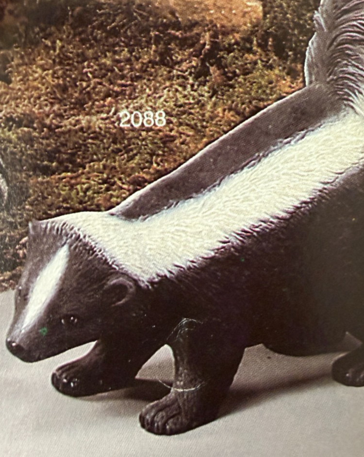 VINTAGE SCIOTO CERAMIC MOLD #S-2088 A & B LARGE SKUNK